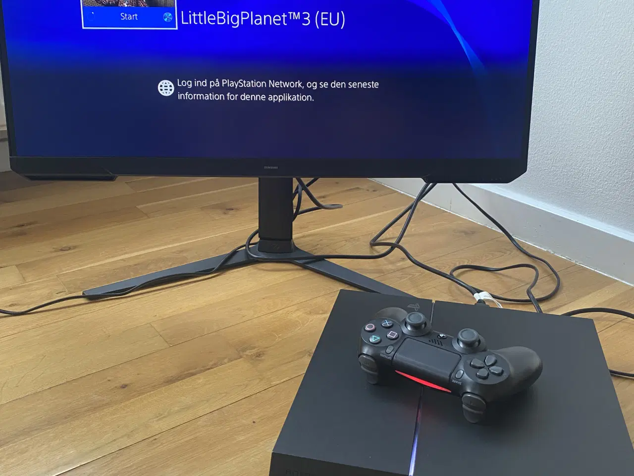 Billede 4 - PlayStation 4 (500 GB) + 2 Controllere + 3 spil