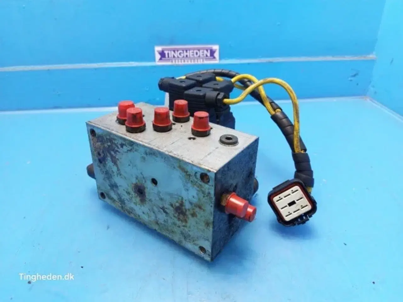 Billede 10 - New Holland FX38 Hydraulikventil 84037241