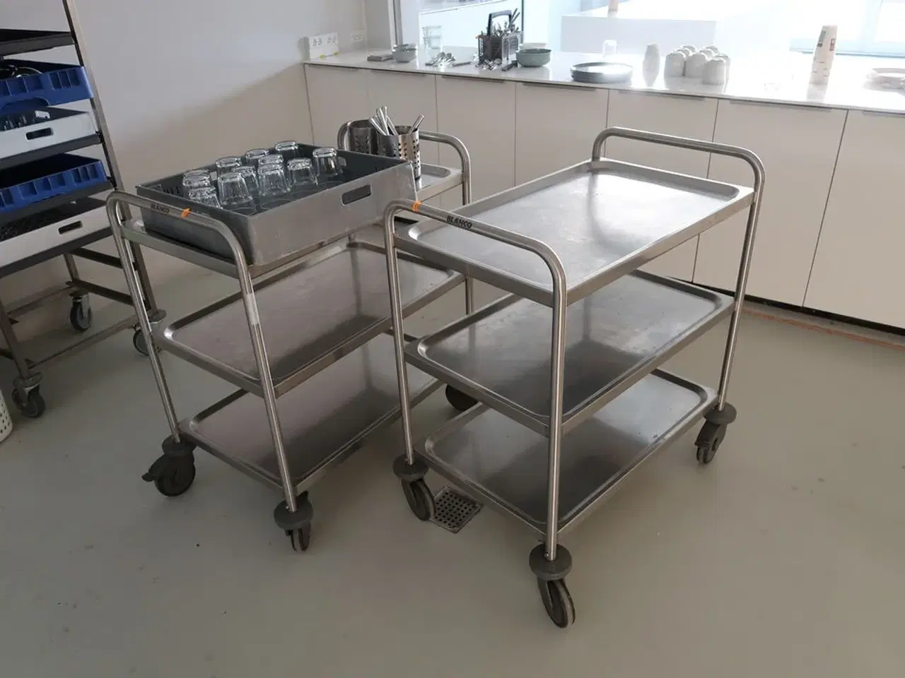 Billede 1 - 2 stk. rustfri opbevaringsvogne