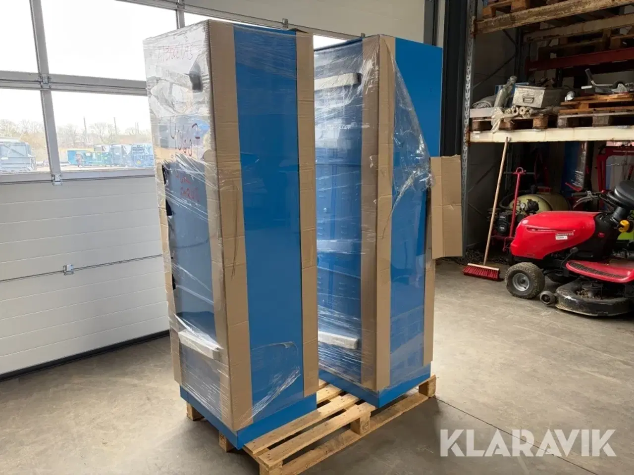 Billede 5 - Værkstedsskabe -2 styks