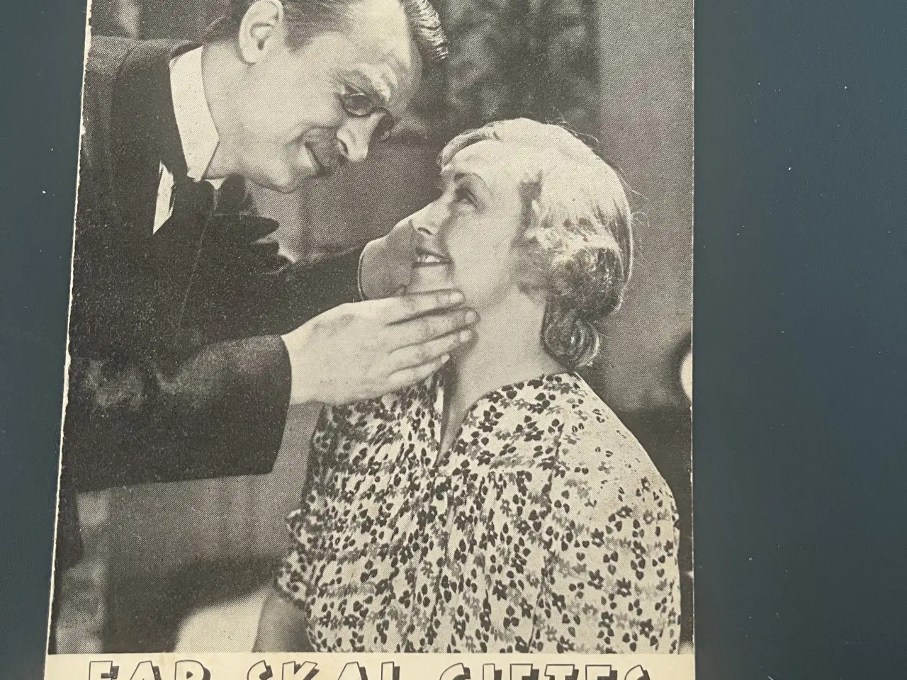 Billede 1 - Far skal giftes