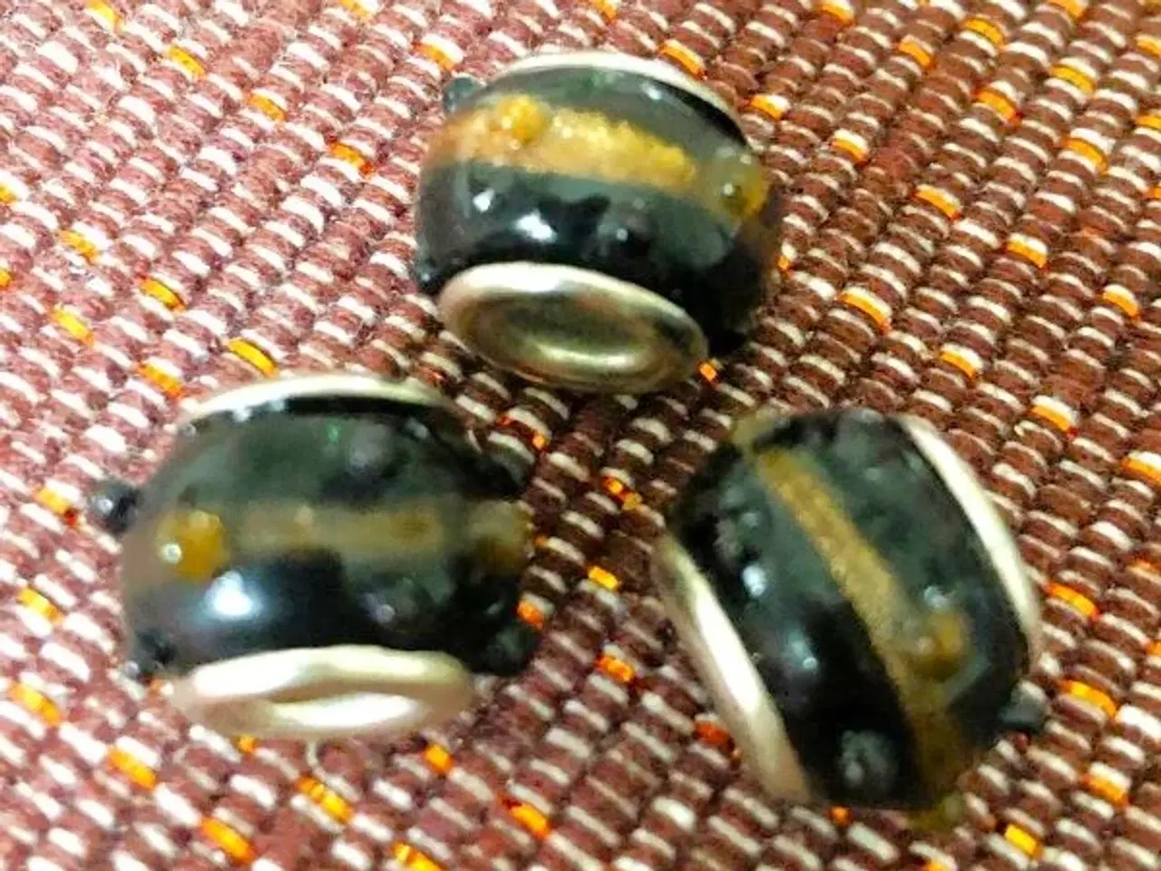 Billede 7 - SMYKKER - sorte glasperler med kobber-detaljer