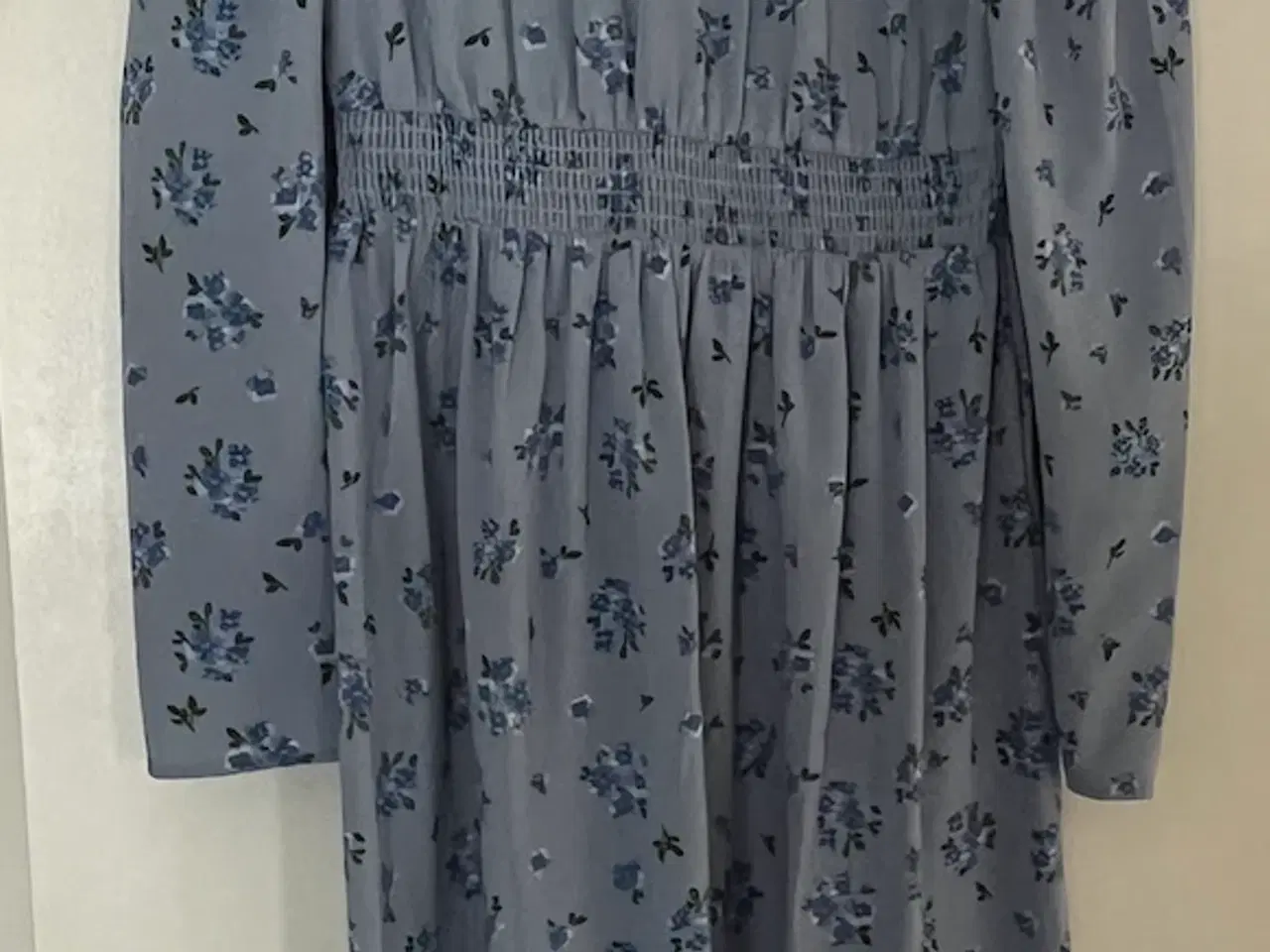 Billede 2 - Flot sommerkjole fra Monki