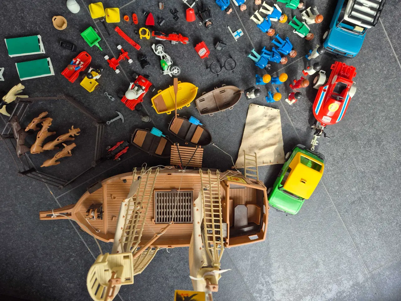 Billede 2 - Kæmpe playmobil lot