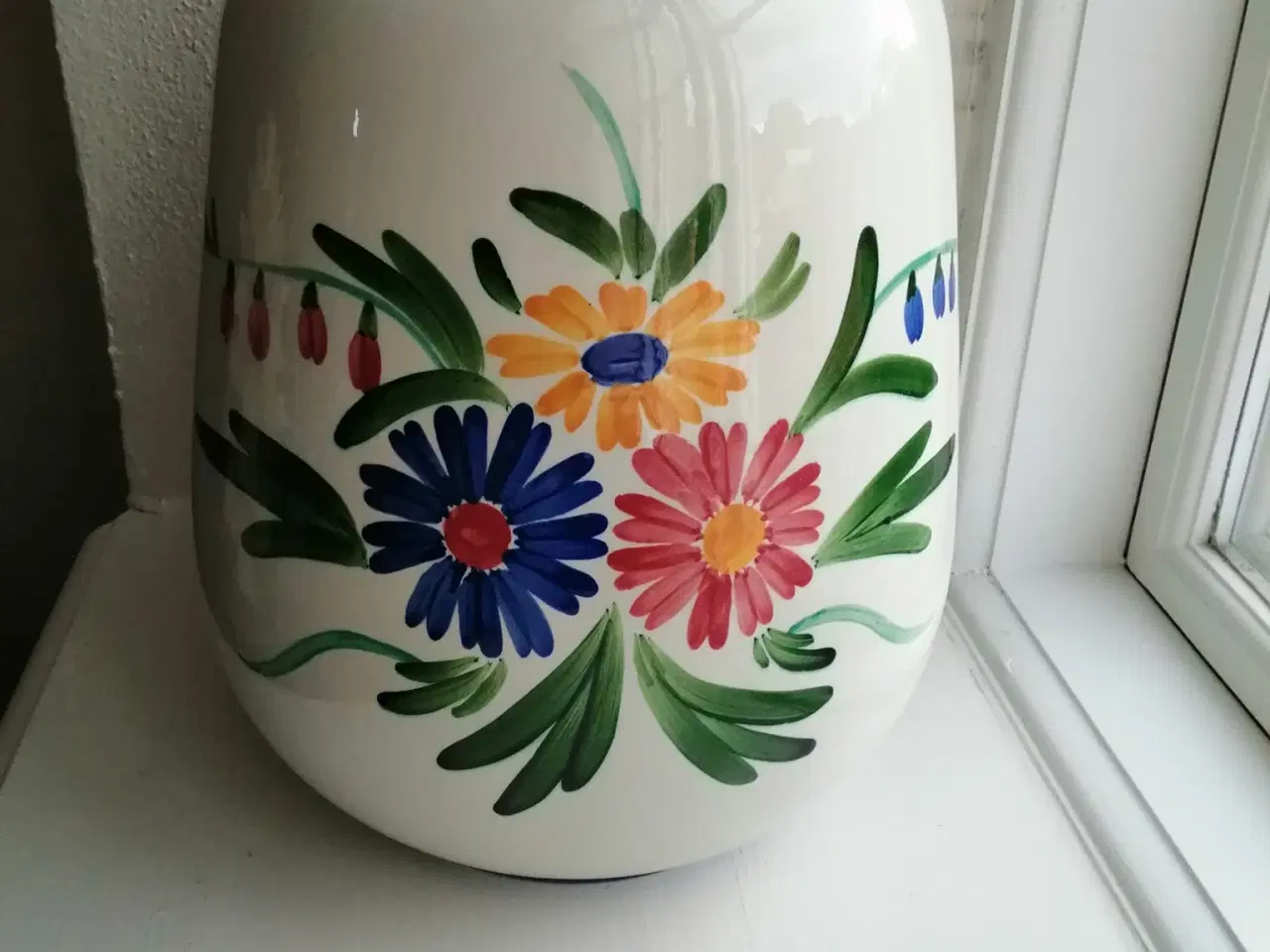 Billede 2 - Knastrup Gulvvase med håndmalede blomster