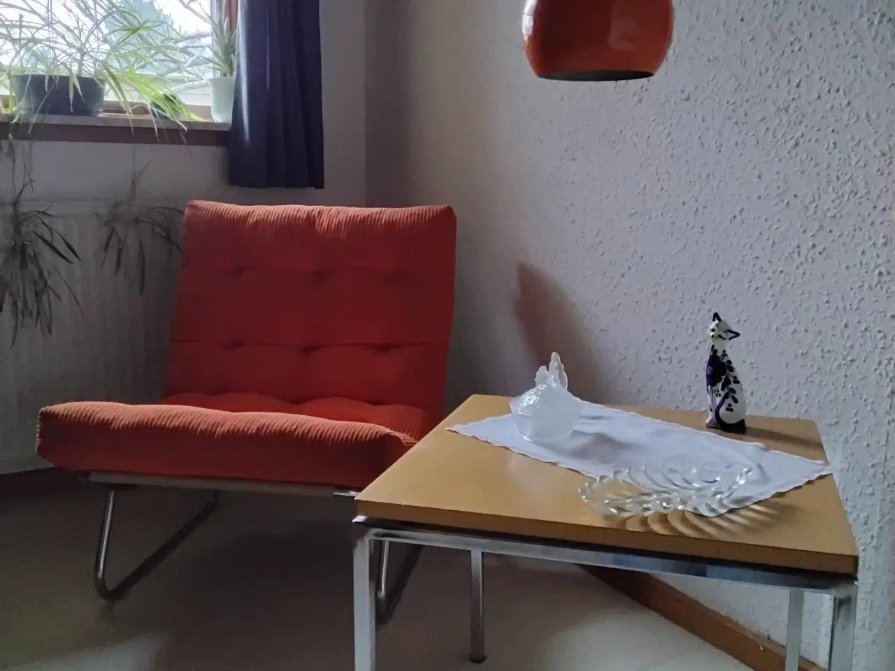 Billede 2 - Orange retro kuglelampe matcher stålrørsstol t/sal