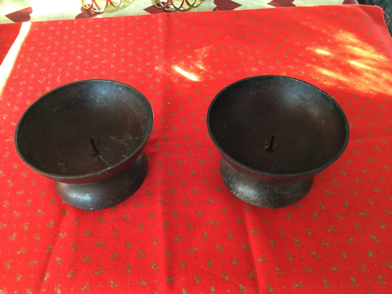 Billede 3 - Lysestager i metal med røde kuglelys