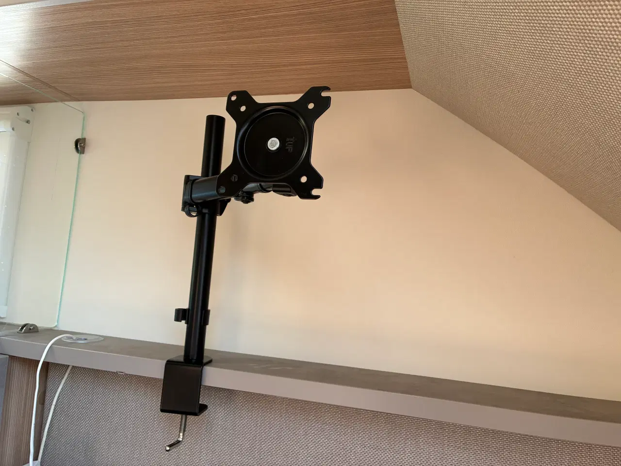 Billede 2 - TV ophæng Til Hylde