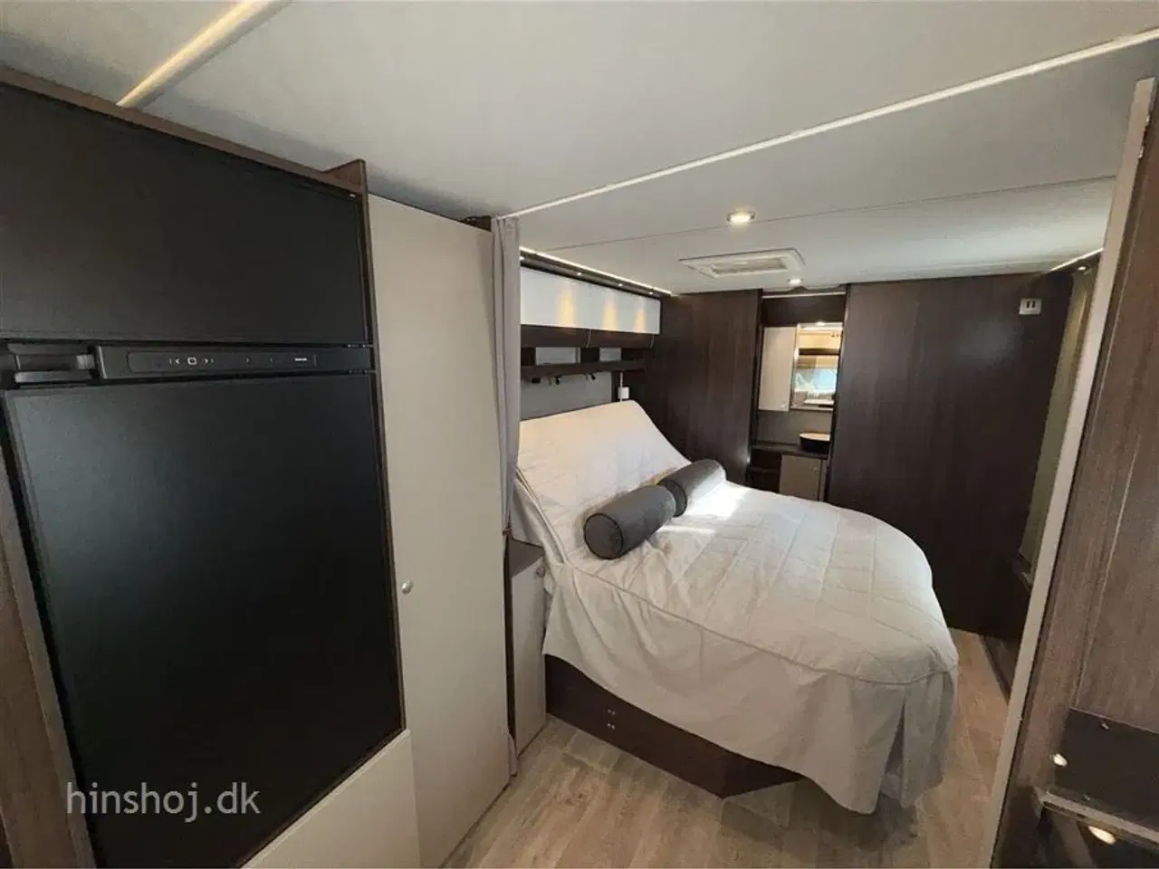 Billede 23 - 2026 - Polar Blueline 620 BQD   Luksus Polar vintervogn med en dejlig fritstående dobbeltseng fra Hinshøj Caravan