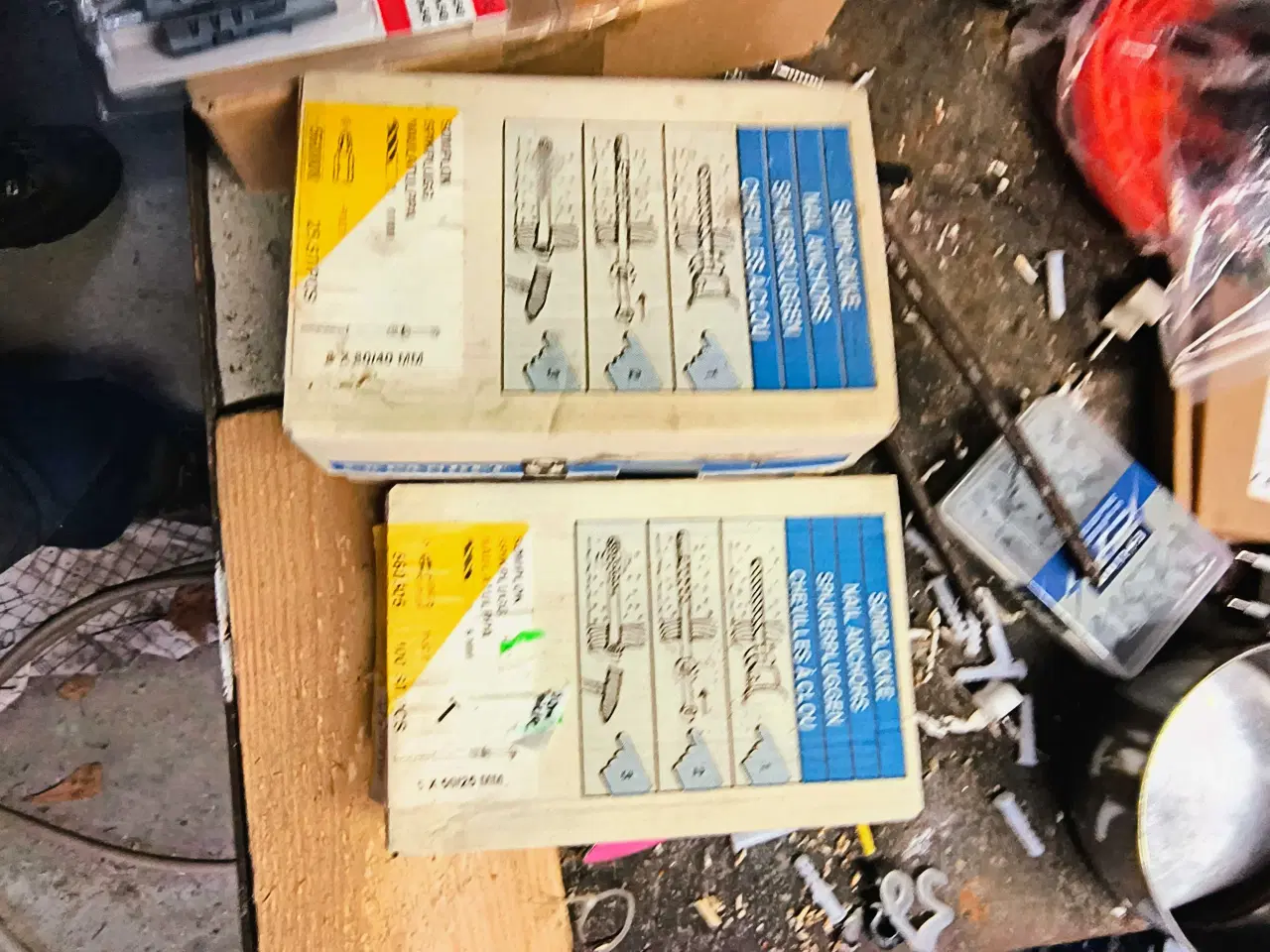 Billede 3 - Blandet kasse pakker med skruer,pluks m.m