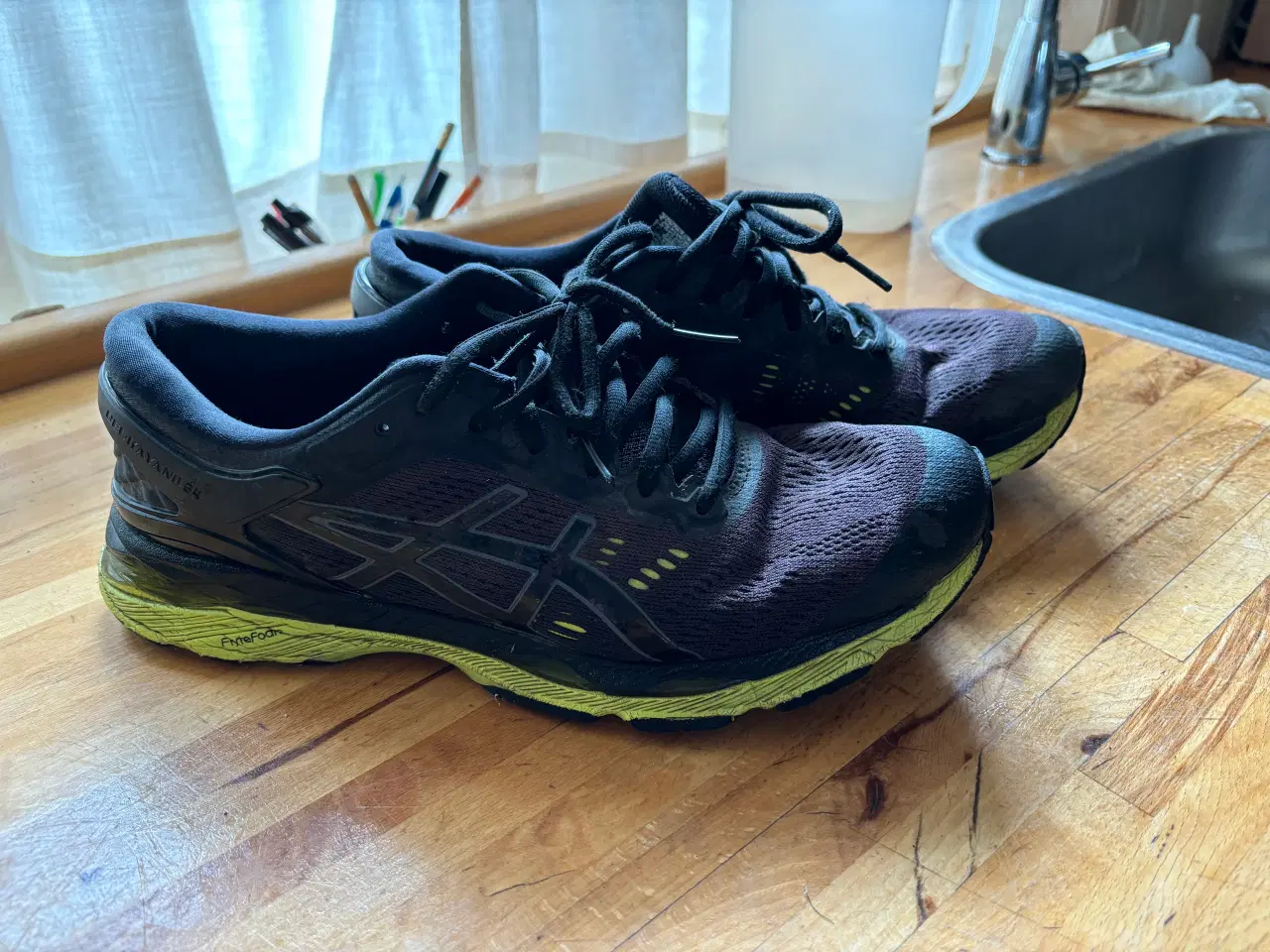 Billede 1 - KØBES: Asics Kayano 24, str 42,5 købes