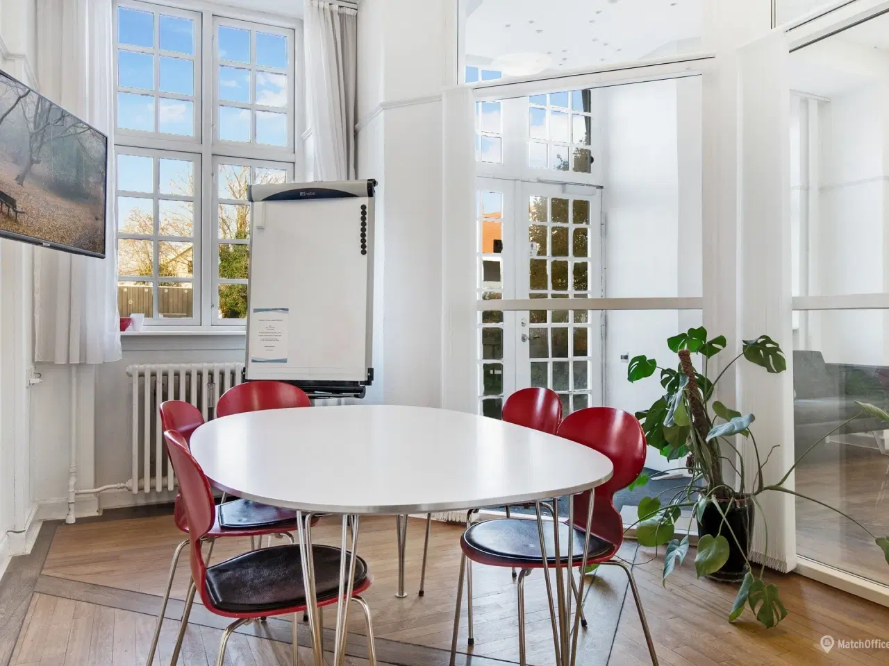 Billede 6 - Lyst og rummeligt 90 m² kontor/klinik på MERCUR – fleksibelt lokale med flot lysindfald og eksklusive rammer.