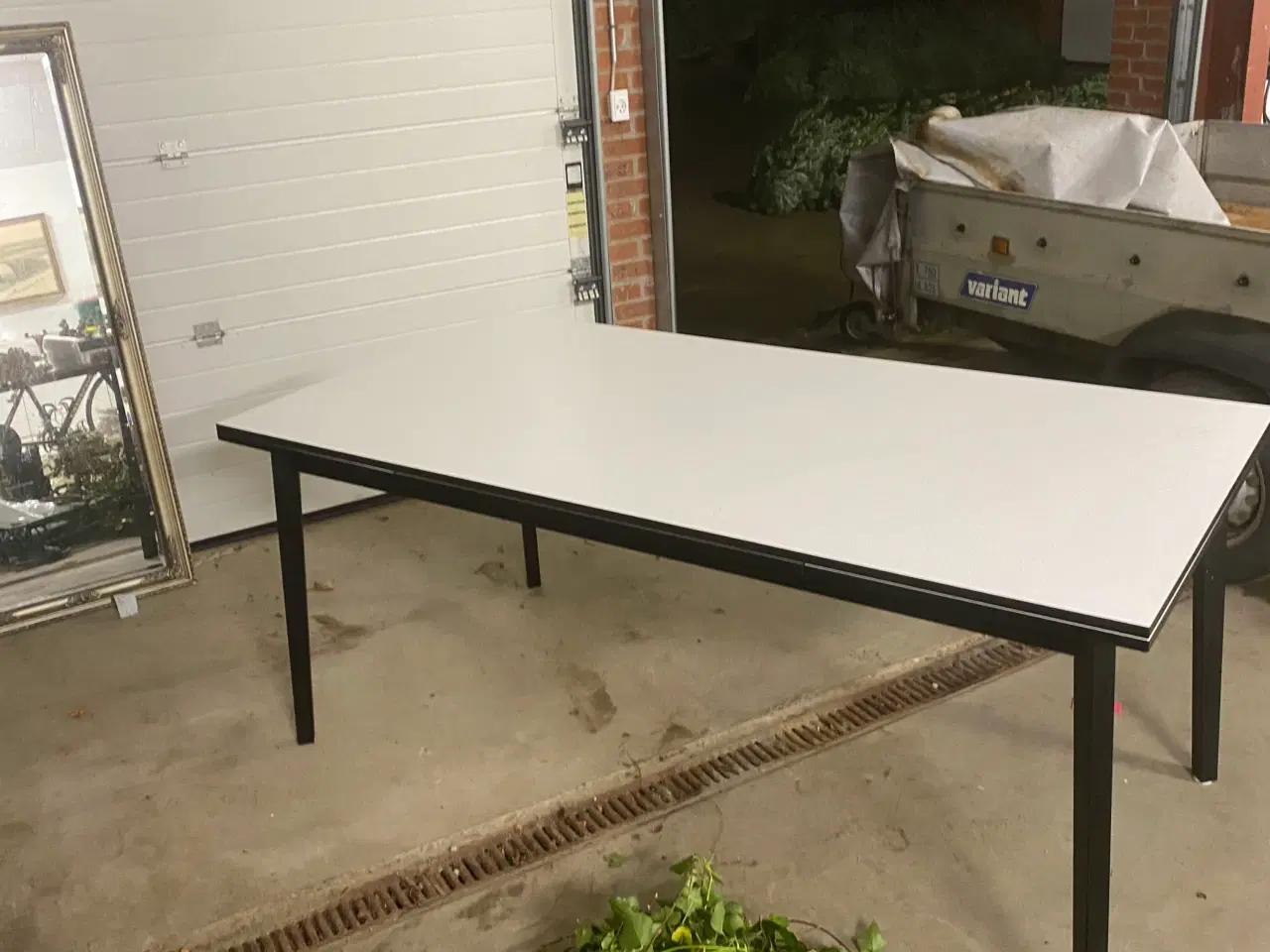 Billede 3 - Spisebord med udtræk