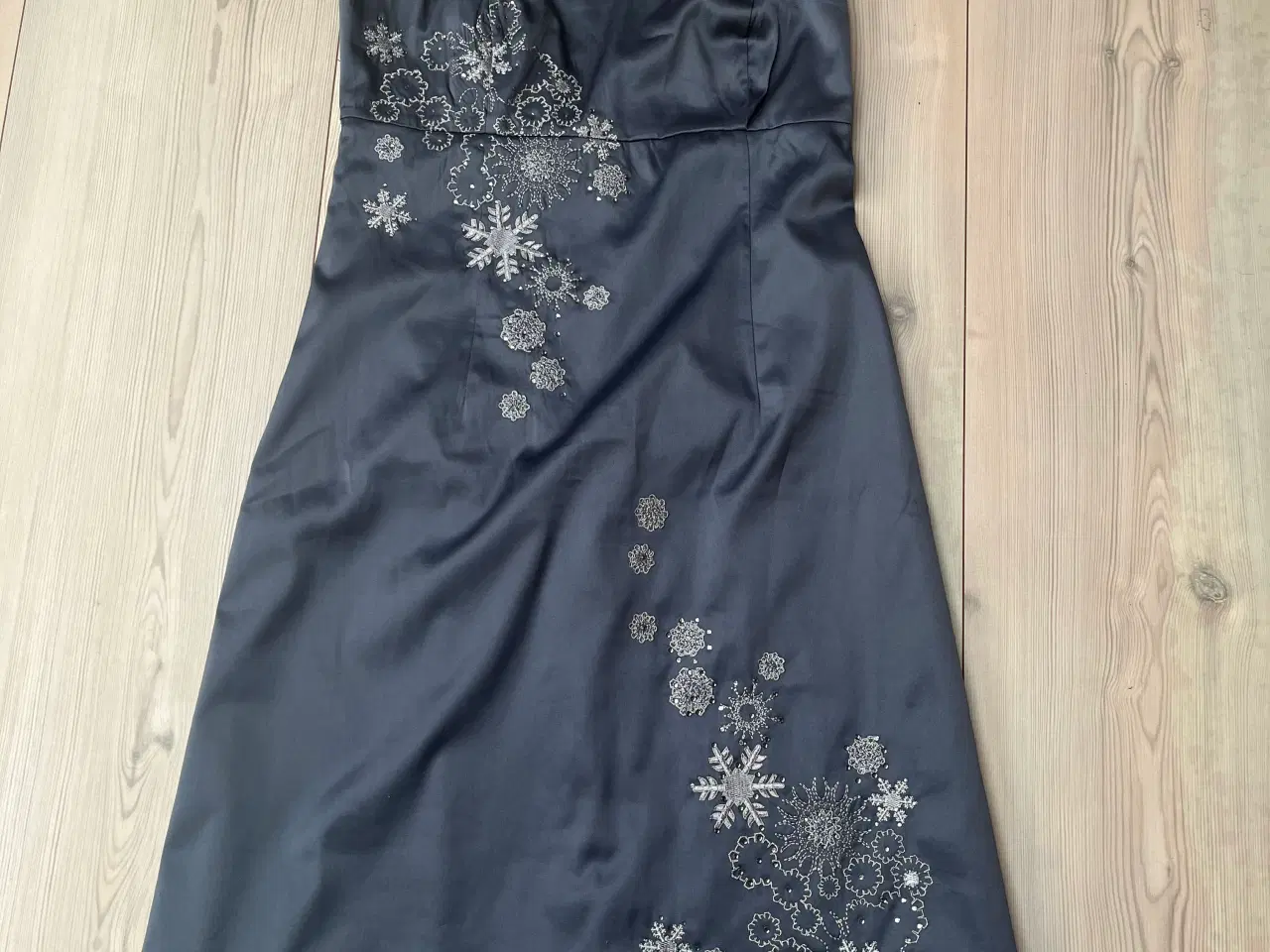 Billede 1 - Festkjole str 38