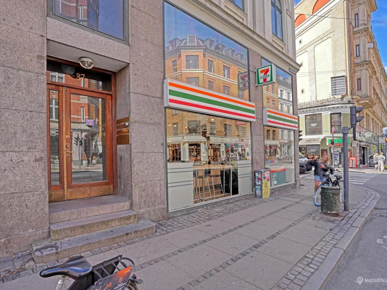 Billede 2 - Pænt herskabslejemål med adgang til Saga-gårdens ”grønne oase”