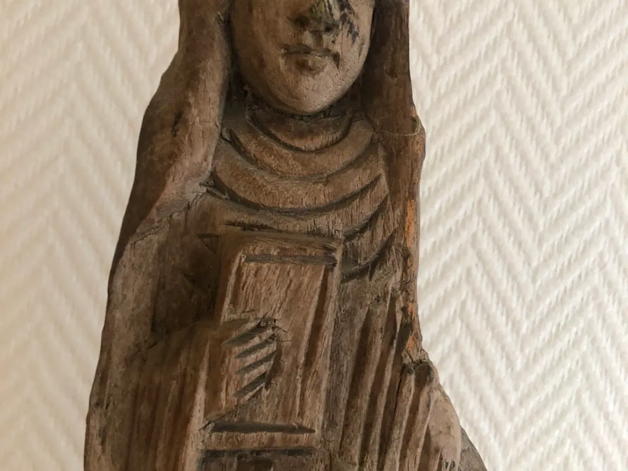 Billede 3 - Gammel nonne skåret ud i træ 