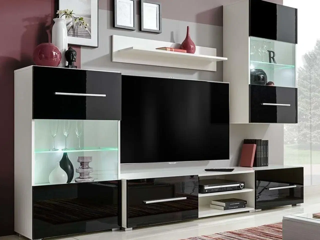 Billede 1 - TV-møbel i fem dele med LED-belysning sort
