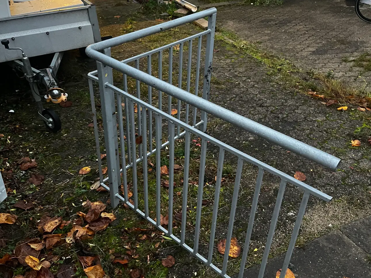 Billede 1 - Galvaniseret gelænder i vinkel