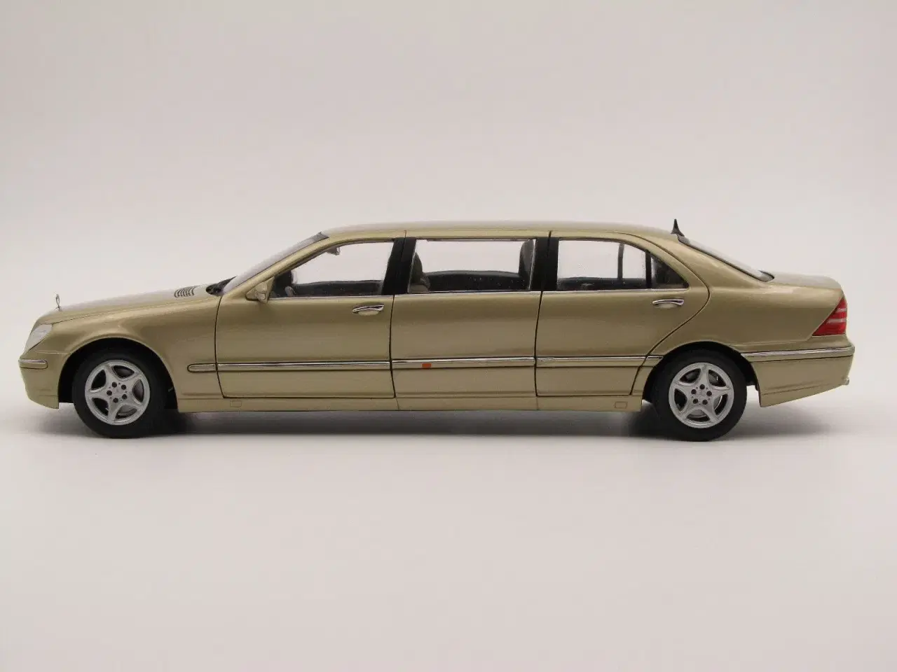 Billede 2 - 1999 Mercedes-Benz S-Klasse 600 Pullman - 1:18 