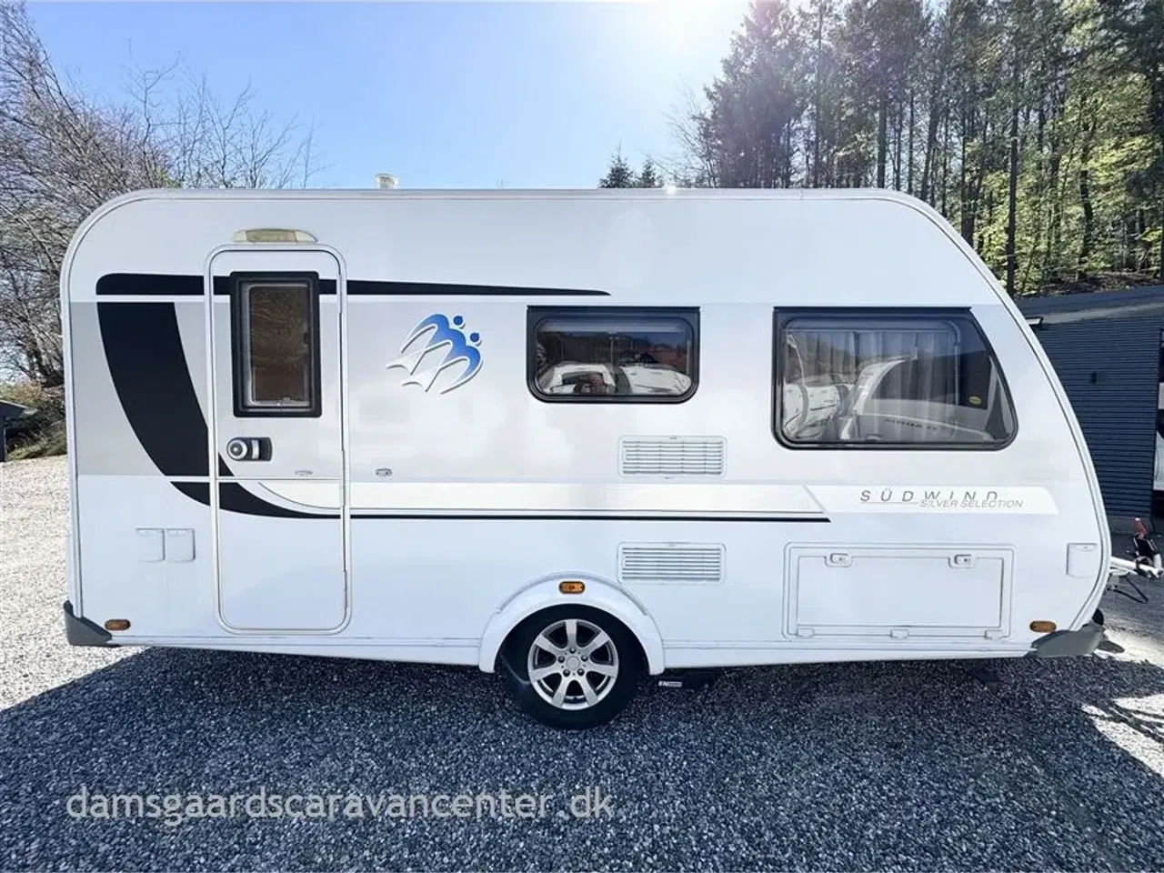 Billede 1 - 2018 - Knaus Südwind Silver Selection 420 QD   Dobbeltseng-Gulvtemp.-Mover-Telt