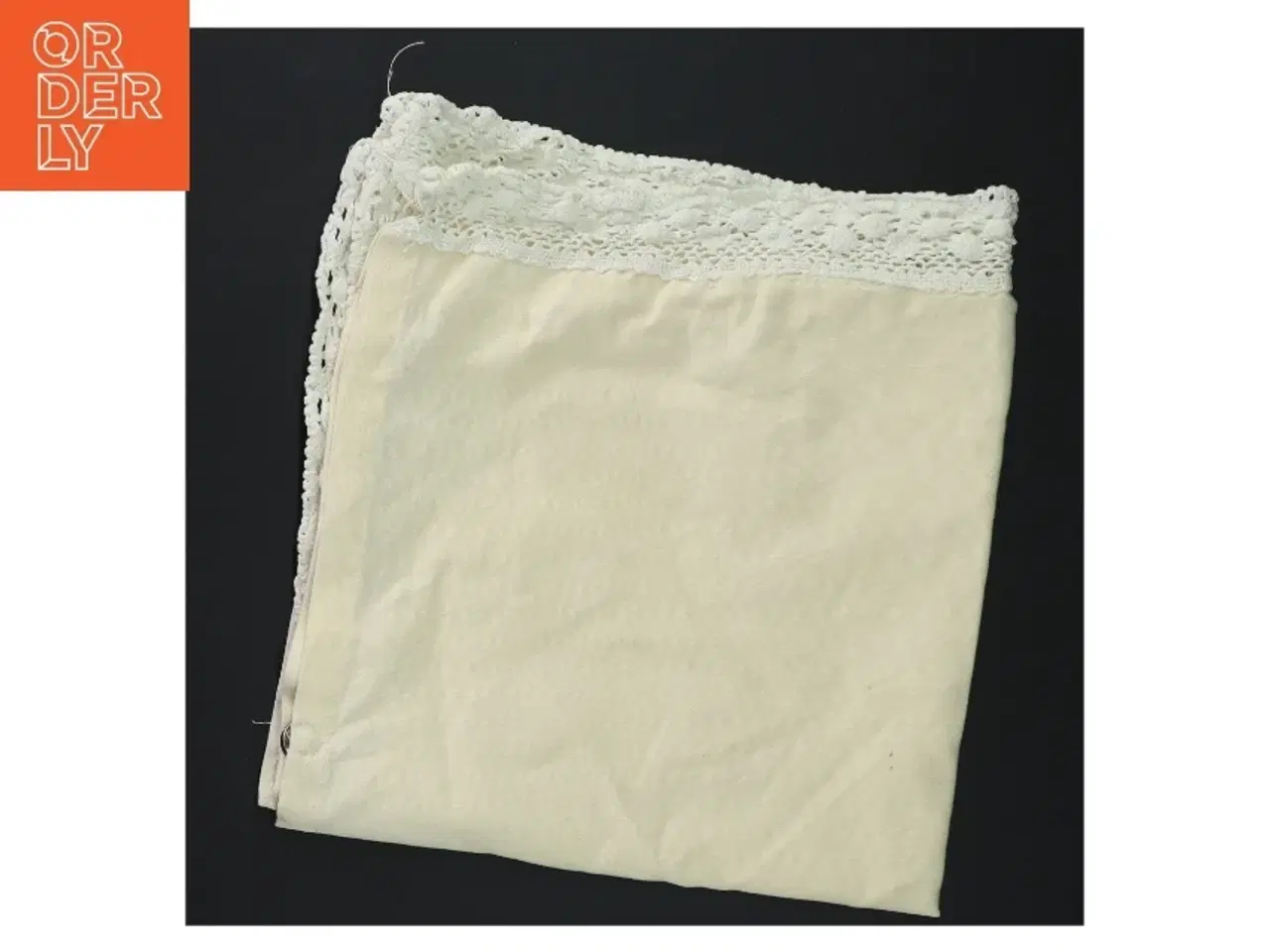 Billede 5 - Hvid serviet med blondekant (str. 40 x. 44 cm)