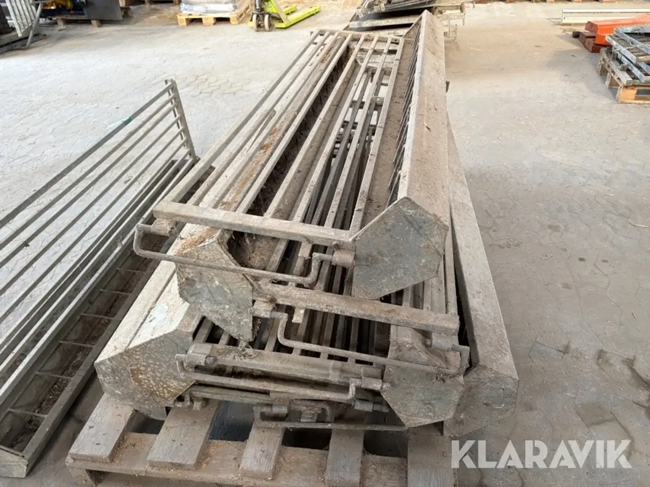 Billede 9 - Fodertrug og Inventar til svin