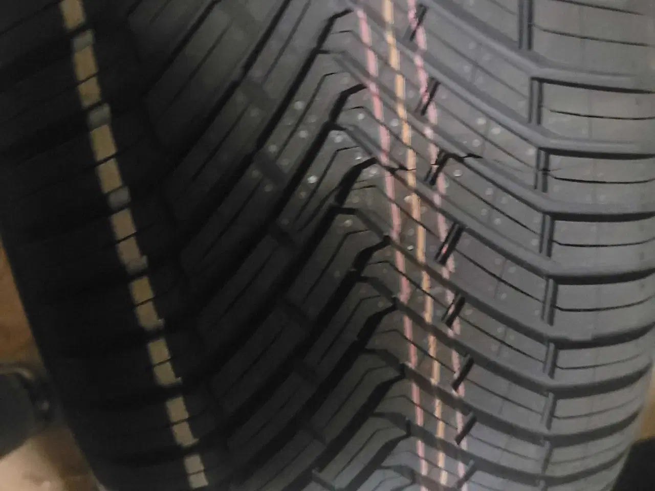 Billede 2 - 245 / 45 R 18