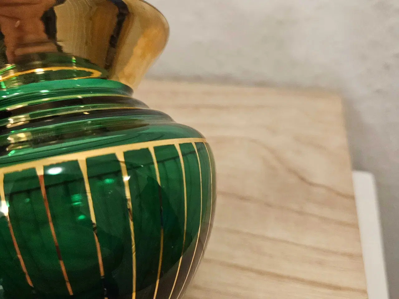 Billede 4 - Ældre grøn glasvase 