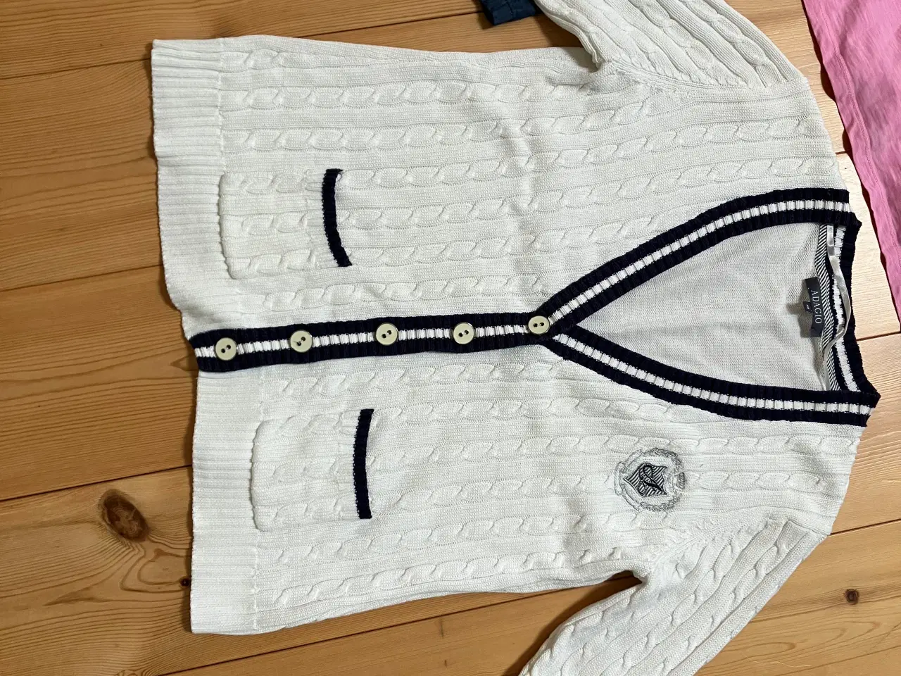 Billede 4 - Cowboy kjole, t-shirt og strik samlet