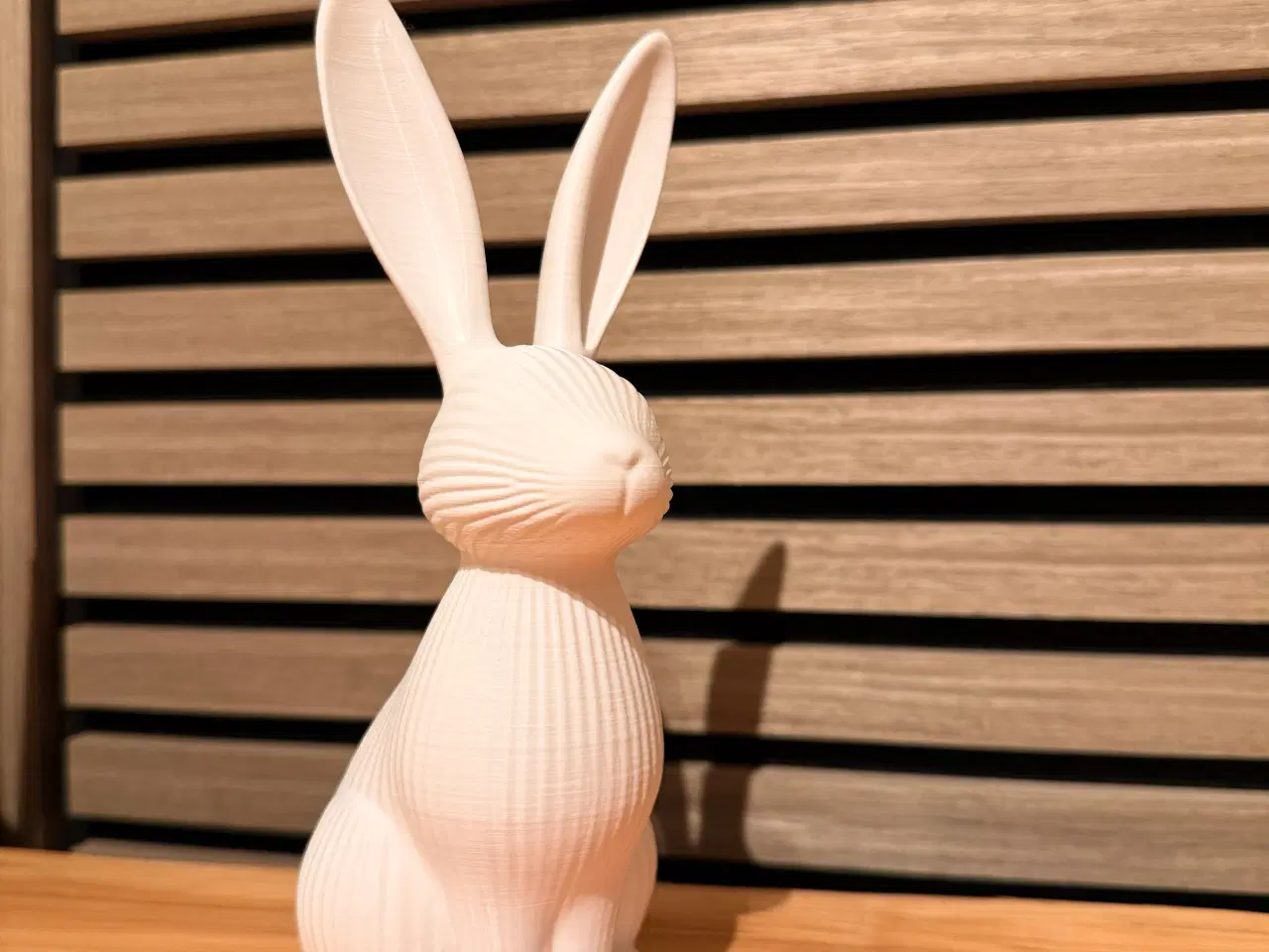 Billede 2 - Elegant "Ribbed" Påskekanin – Miljøvenlig og unik