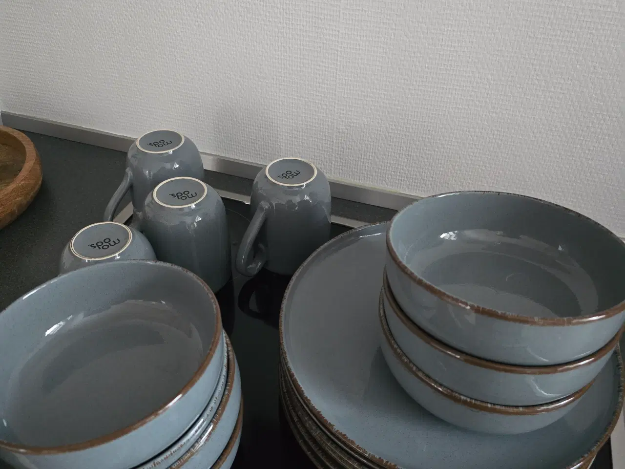 Billede 1 - Talerkner og skåle samt krus.