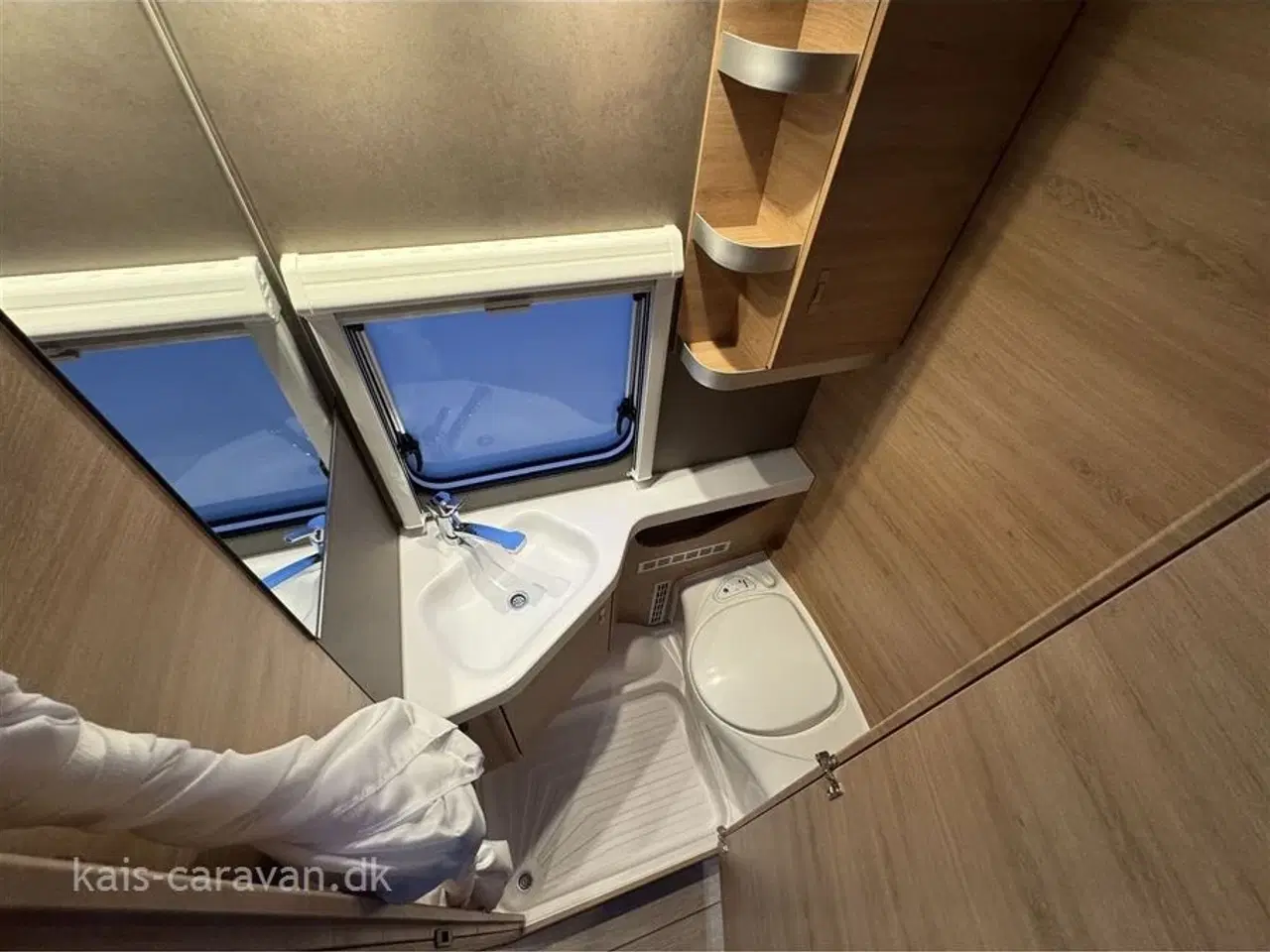 Billede 9 - 2024 - Knaus Südwind 540 UE   Centralvarme og vandbåren gulvvarme.