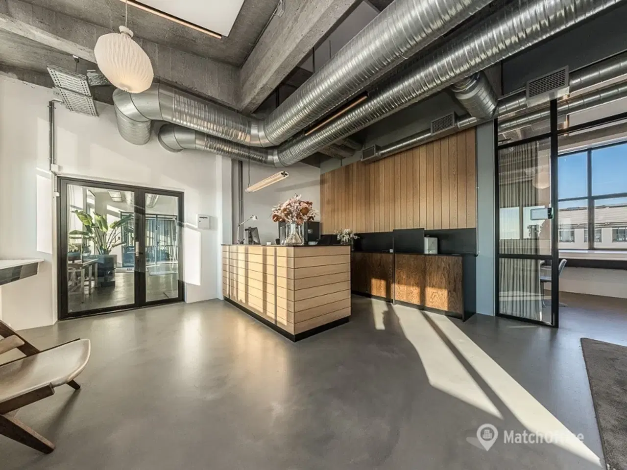 Billede 3 - Egen terrasse og plads til 18 arbejdspladser