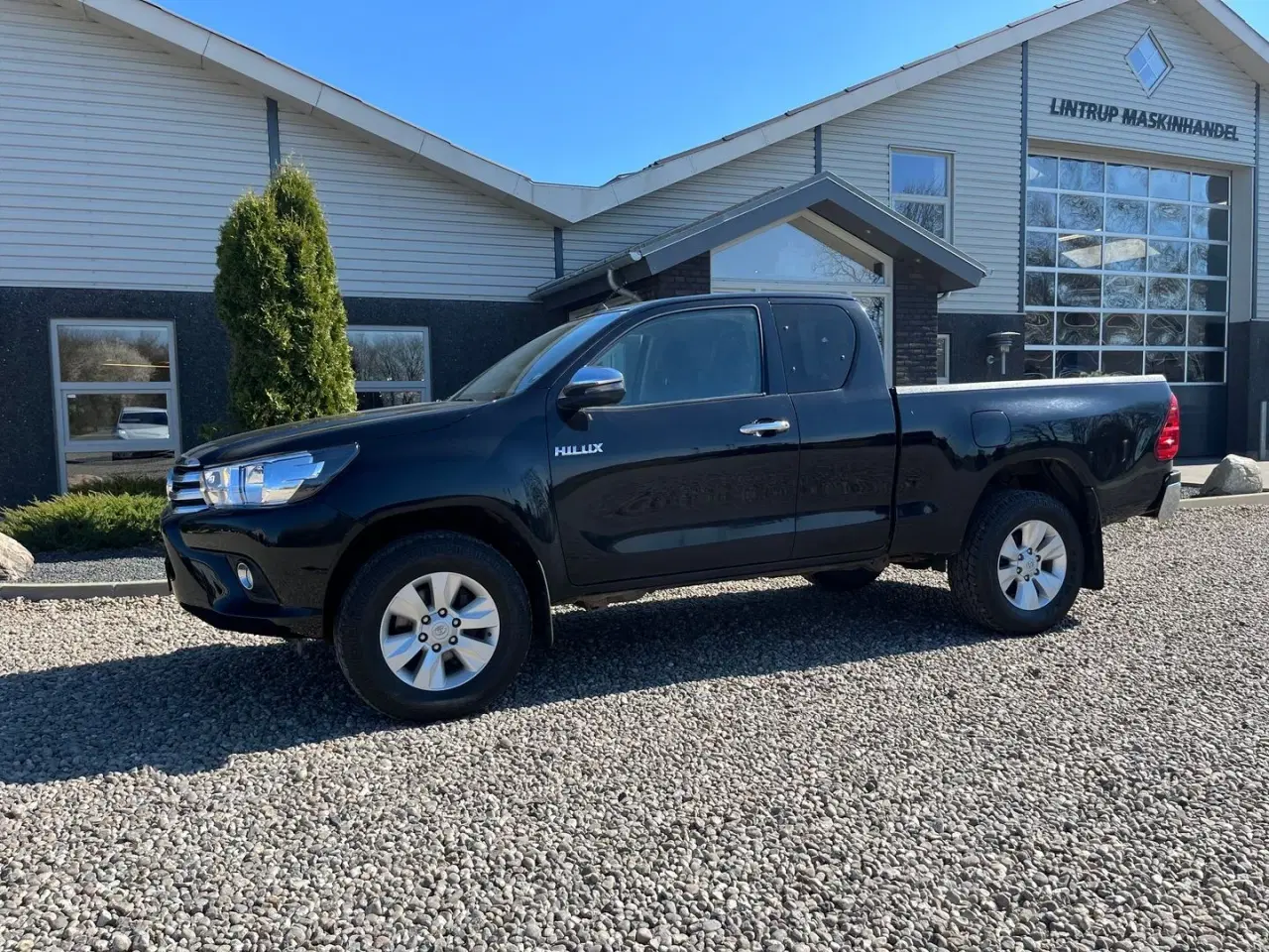 Billede 2 - Toyota Hilux 4WD Pick-up med træk til 3200 kg. Meget velholdt