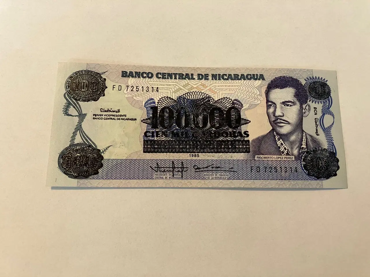 Billede 1 - 100000 Cordobas on 100 Cordobas Nicaragua 1985