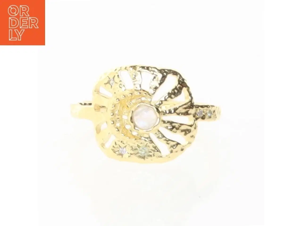 Billede 2 - Ubrugt Maanesten guldfarvet ring med mønster og perle (str. 52 mm)