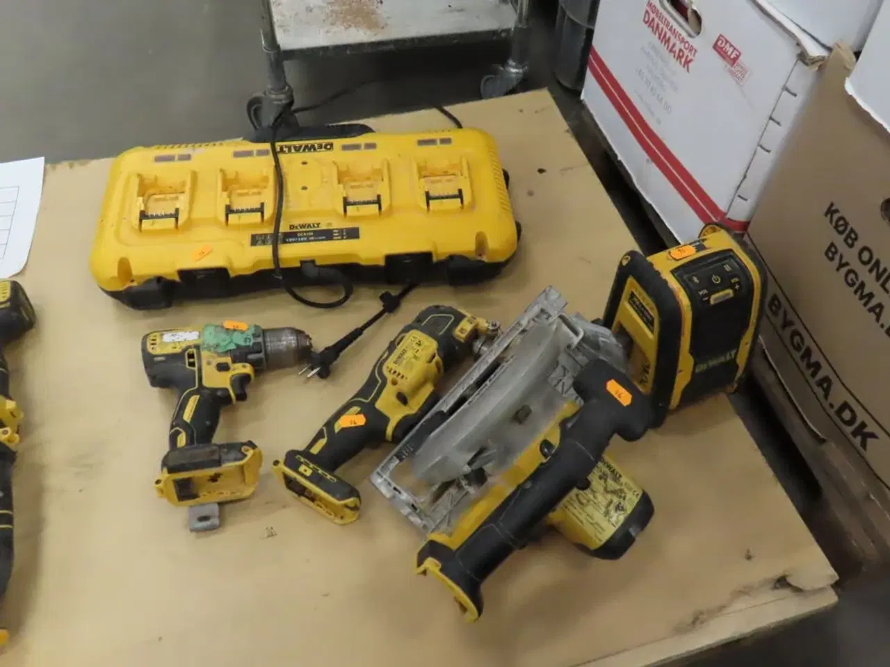 Billede 1 - 3 stk. Akku værktøj samt arbejdslampe DEWALT