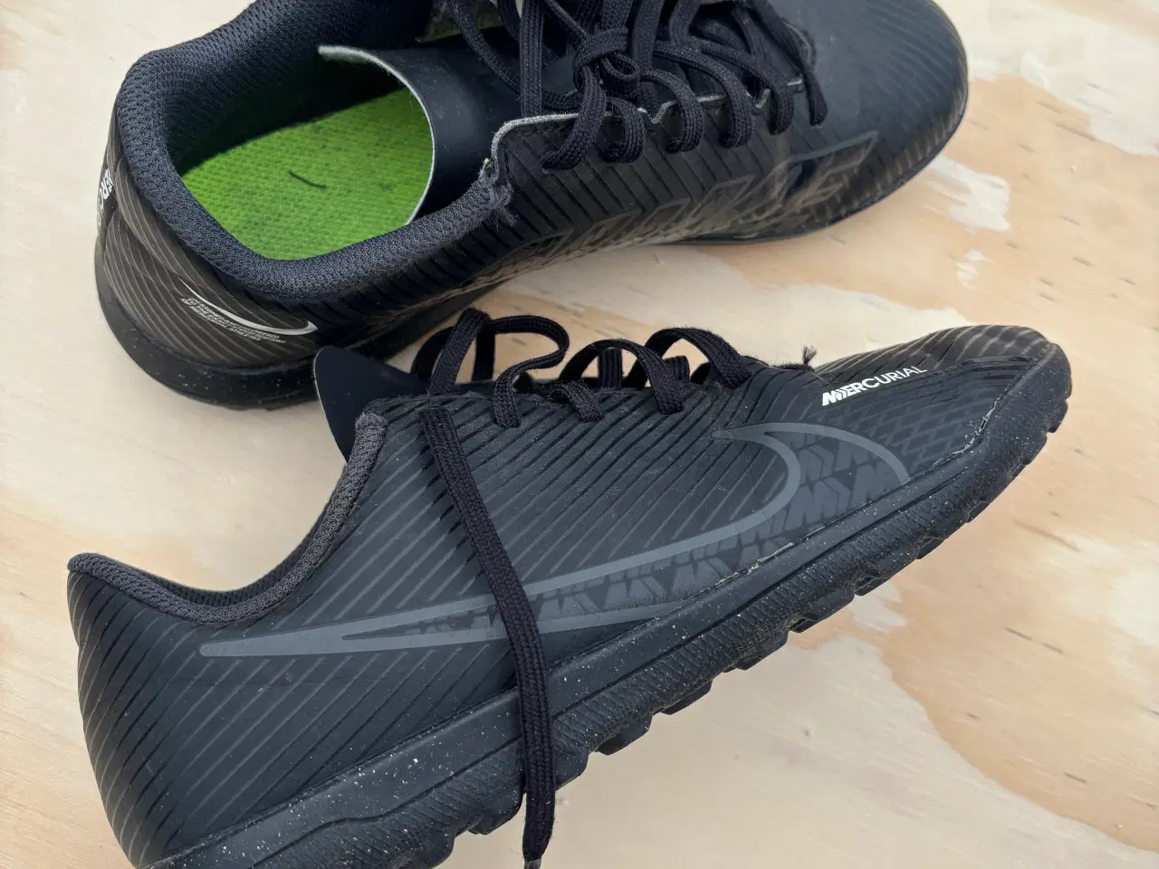 Billede 1 - Str.35,5 fodboldsko NIKE