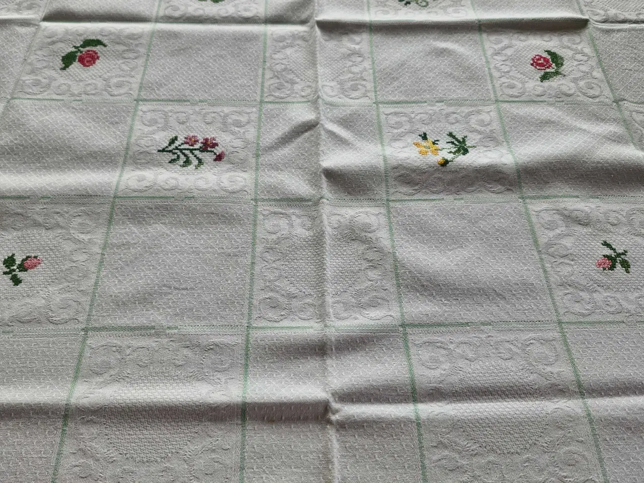 Billede 2 - Broderet dug Vintage 