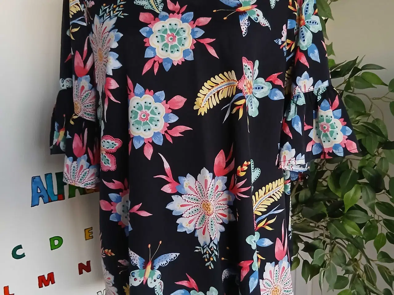 Billede 1 - Bluse. Junarose. 46