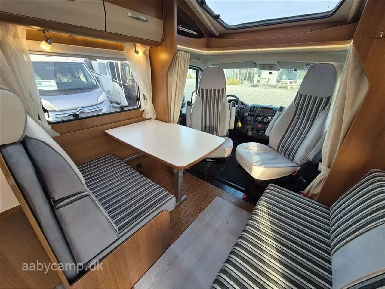 Billede 7 - 2013 - Carado T 448   solcelle. batteri. markise. cykelstativ. synet Feb. 2025. Tandrem skiftet i 2022. Nyt køleskab i 2024. Kun 70,000 Km!! KUN SALG TIL CVR!!