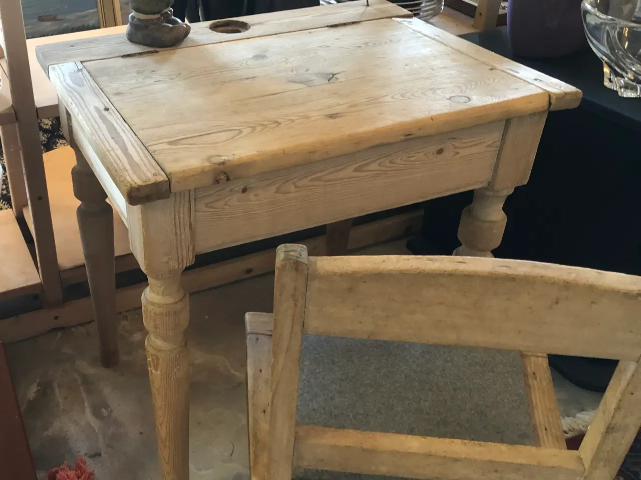 Billede 1 - Genbrug Antik - Lopper