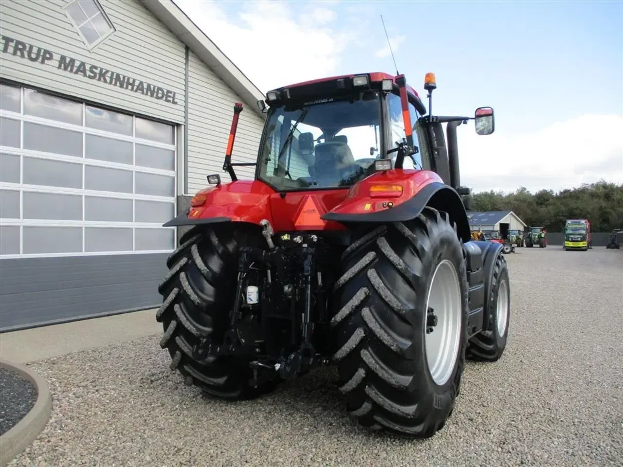 Billede 16 - Case IH MAGNUM 260 CVX med frontlift, affjedret foraksel og affjedret kabine.