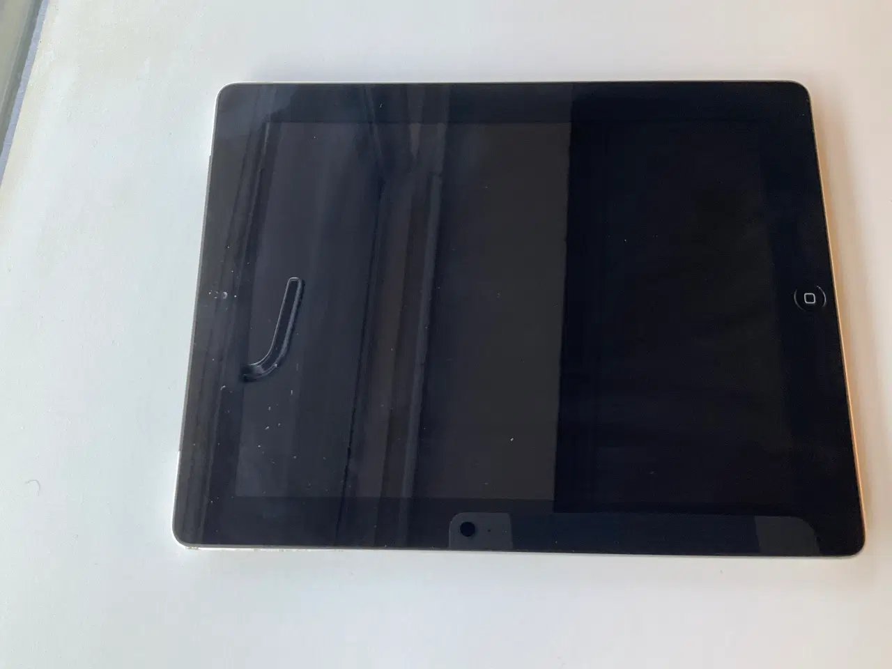 Billede 3 - Apple iPad tablet 16 GB med opladerkabel.