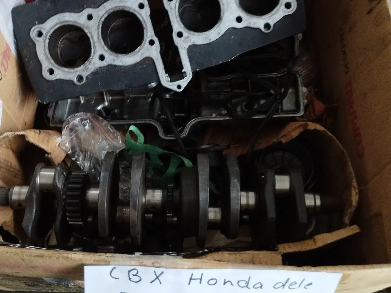 Billede 3 - Reservedele til Honda CBX 550 F