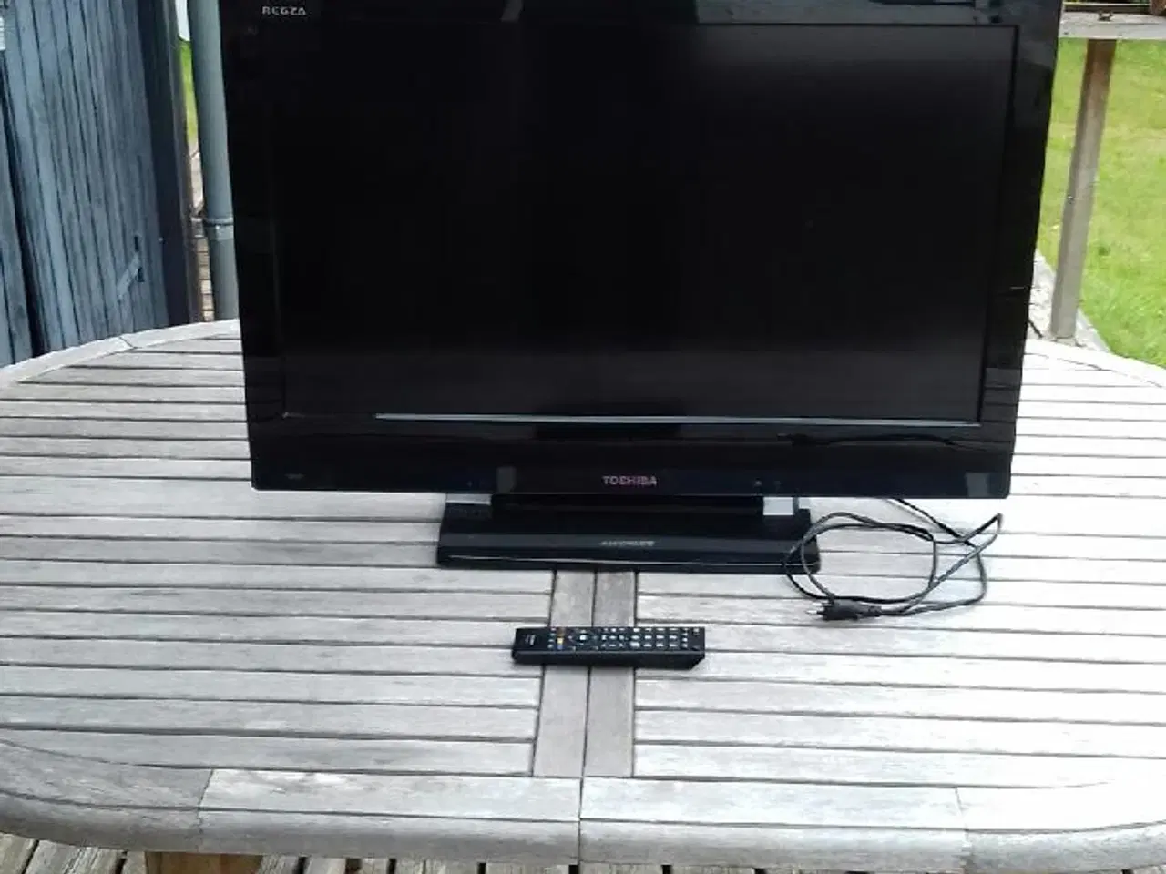 Billede 2 - Et tv fra Toshiba.