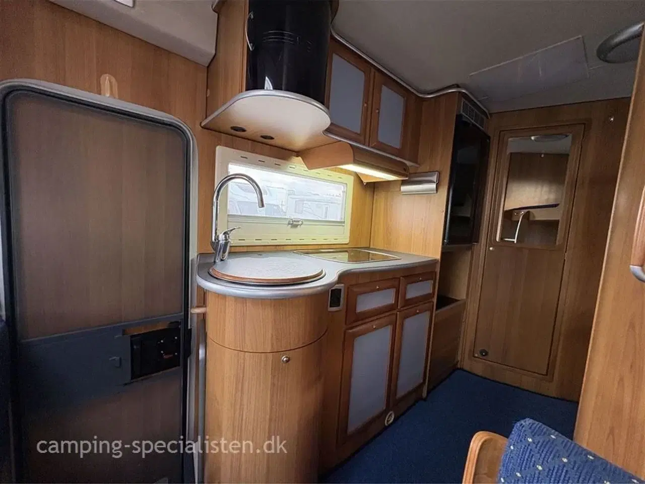 Billede 9 - 2003 - Arca Mercedes Benz Alkove   Arca Mercedes-Benz Alkove 2003 - Se den nu hos Camping-Specialisten.dk