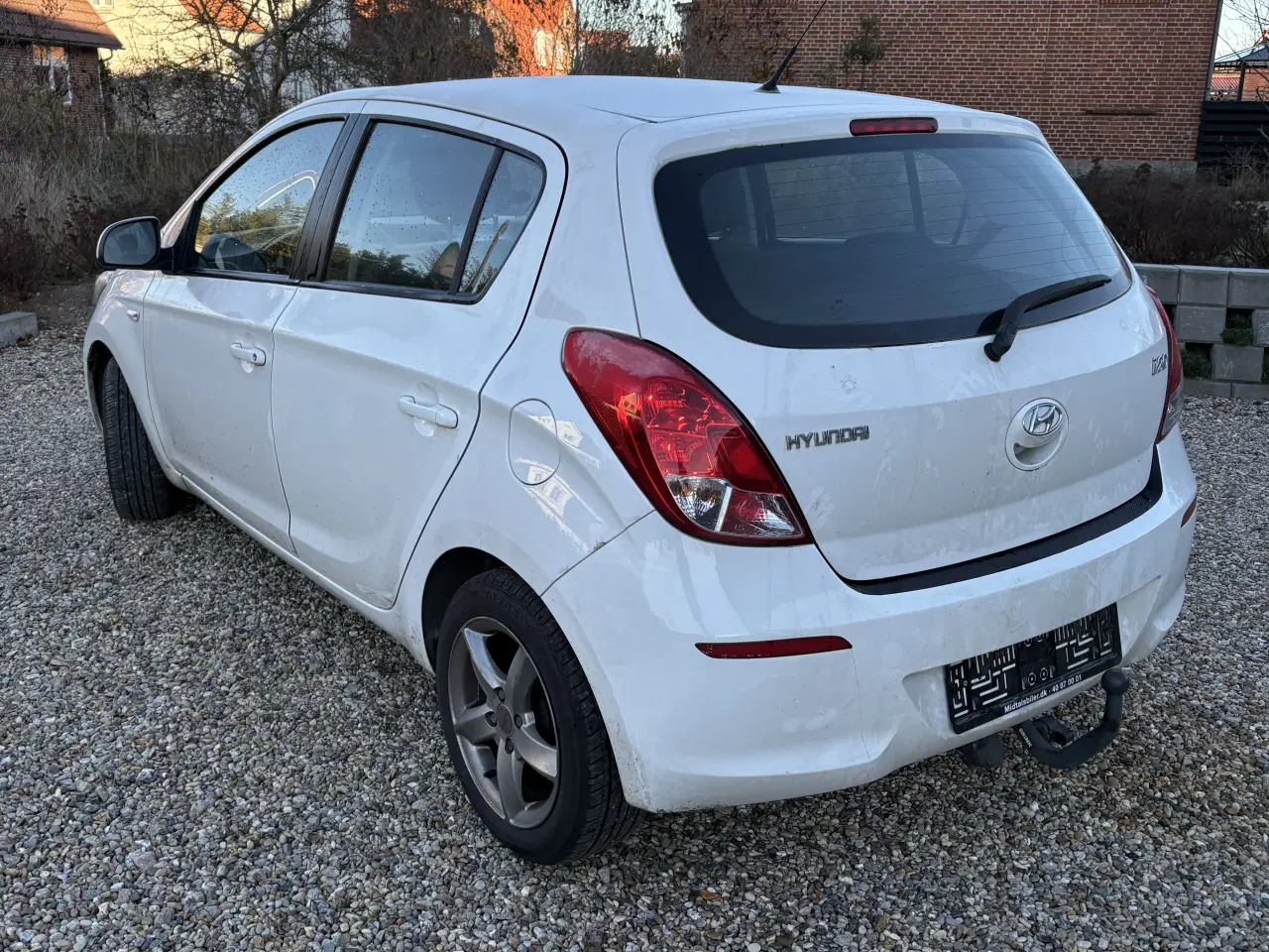 Billede 4 - Hyundai i20 1,2 benzin 5dørs fra 2013. Billig bil!