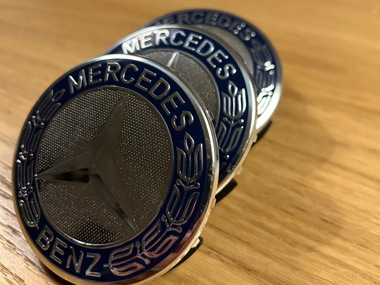 Billede 4 - Mercedes Benz Navkapsler 4 stk NYE 