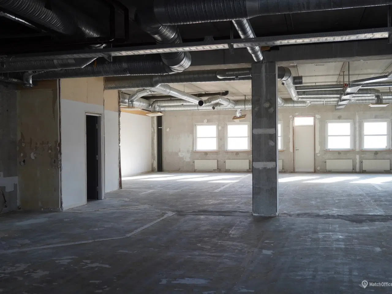 Billede 2 - Synligt butikslokale med lager og stærk placering i Herlev